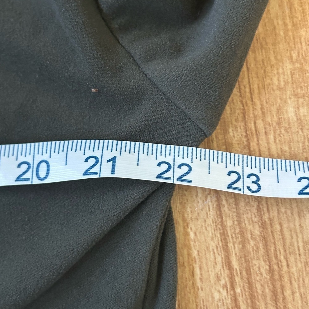 Super soft olive green fleece hoodie
EUC - Picture 5 of 6